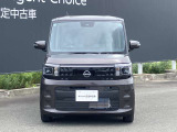 フロントガラスの上部には衝突軽減ブレーキの装置も付いており、より安全に運転を楽しんでいただくことができます。