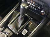 操作しやすいセンターパネル周り運転中でも一目で見やすく操作感に優れています