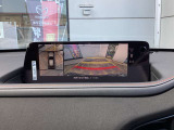 【360&deg;ビューモニター】  とても分かりやすい、クルマの上から見下ろしたような映像で、駐車サポートをしてくれます。