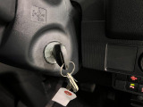 個人的な感想ですが、キーシリンダーの周りがキレイな車は状態が良好だと思います。