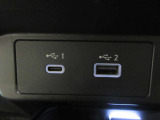 USB充電専用電源ソケットも付いています。モバイル機器などの充電専用