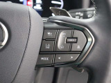 レーダークルーズコントロール(全車速追従機能付)が装備されています。高速道路で定速走行だけでなく、0km/hから約100km/hの広い範囲で先行車との車間距離を適切に保ちながら追従走行ができます。