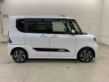 軽自動車、小型車を中心に常時300台展示車を御用意させて頂いております