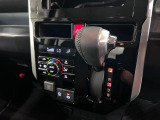 痛みの出やすい運転席シートの角、フロアマット、座面、ともに良好です