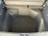 トランクボード下にも荷物スペースがあります。