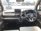 【インパネ全体】手が届きやすく、どなたでも運転しやすいです。シンプルで使いやすい設計になっています!