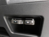 D assist 切替ステアリングスイッチ搭載。パワーモードで余裕のある軽快な走りを、エコモードで燃費重視のスマートな走りを。2つの走行モードをワンタッチで選択できます
