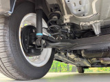 お車を安心してお乗りいただく為には、足回りの定期点検が欠かせません。サービスサポート(有償保証)では無料点検もご提供しており、安心のカーライフをお過ごしいただけるサポート体制が整っています。