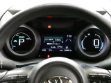先進的で見やすいデジタルメーター♪