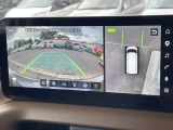 車を真上から見ているように、周囲の状況を把握しながら安心して駐車が行えるアラウンドビューモニター!