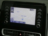 【7インチ純正ナビ】純正ナビを装備。タッチパネル式で使いやすく、詳細地図により目的地をピンポイントで設定できます。初めての道でも迷いにくく、ロングドライブも快適ですよ♪