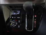 車内を快適に、オートエアコンを装備しています。