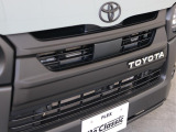 「TOYOTA」横文字がおしゃれなグリルに♪