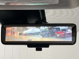 【スマートルームミラー】ルームミラー上に車体後方カメラの映像を映し出すことで車内定員、荷物状況に影響をうけません★