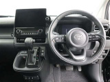 ハンドル周りです。運転している間、長く触れているものだから手に馴染むハンドルがいいですよね♪握ると欲しくなっちゃいますよ。