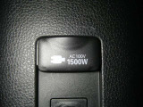 【電源コンセント】非常時やキャンプなどに役立つAC100V/1500Wコンセント付きです。