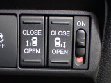 運転席からもスライドドアをボタン操作でスピーディーに開閉できます!またスマートキーでも操作できるので便利です。