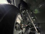 お車を安心してお乗りいただく為には、足回りの定期点検が欠かせません。サービスサポート(有償保証)では無料点検もご提供しており、安心のカーライフをお過ごしいただけるサポート体制が整っています。