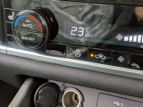 オートエアコンで温度を設定するだけで快適な車内環境を維持することができます!