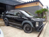カスタム車、フロントグリル・バックロゴマットブラック仕様、前後バンパーガード JAOS製サイドステップ・オーバーフェンダー、社外16インチ、グッドリッチATタイヤ、前後レンズガード