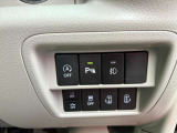 運転支援システムも多数装備されております。追突被害を軽減するエマージェンシーブレーキも付いております。