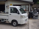 この車は、現金払いか銀行振り込みを決めてもらえば、車検と登録を済ませて納車です登録の際は購入者さんの住民票1通お願いします
