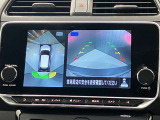 【アラウンドビューモニター】車を上から見下ろしているかのような映像で周囲の状況がひと目で確認、狭い駐車場に駐車するときも安心です♪♪障害物などがあると警告音がなりますので安心して駐車が出来ます★