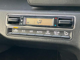 室内の温度管理を自動でしてくれる【オートエアコン】!暑い時も、寒い時もちょうどいい温度で快適です♪