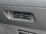 ビルトイン型ETCユニット装備で高速道路等利用時 便利です。
