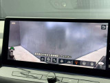 曲がり角などの死角を広角映像で表示するフロントワイドビューです