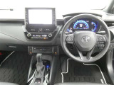 運転席からの視界はこんな感じです☆お気軽にご来店いただき、実際に座って是非お確かめください。ドライバーに寄り添う快適な操作フィールをもたらすステアリングです。