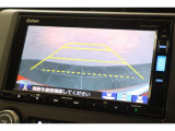 バックカメラが装備されており、後方の安全確認はもちろんのこと狭い場所での駐車や雨の日・夜間など視界の悪いコンディションでのストレスの軽減にもなります!