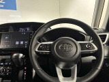 使いやすく運転しやすいレイアウトの運転席周り。