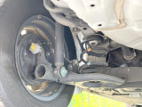 お車を安心してお乗りいただく為には、足回りの定期点検が欠かせません。サービスサポート(有償保証)では無料点検もご提供しており、安心のカーライフをお過ごしいただけるサポート体制が整っています。【純正ナビ