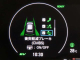 衝突被害軽減ブレーキを装備しております。