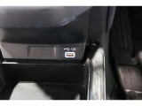 スマートフォンなどの音楽再生が可能なUSB接続ジャック装備車両です♪♪♪