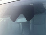 【エマージェンシーブレーキ】走行中に前方の車両等を認識し、衝突しそうな時は警報とブレーキで衝突回避と被害軽減をアシスト。より安全にドライブをお楽しみいただけます。