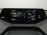 各操作スイッチは使いやすい位置に配置され、とっても見やすいメーターです。夜間時はラグジュアリーな気分にさせてくれる照明が魅力ですので、夜のドライブも楽しみになりますよ♪