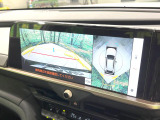 【パノラミックビューモニター】専用のカメラにより、上から見下ろしたような視点で360度クルマの周囲を確認することができます☆死角部分も確認しやすく、狭い場所での切り返しや駐車もスムーズに行えます。