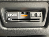 運転席足元にETCがついています。