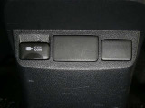 【電源コンセント】非常時やキャンプなどに役立つAC100V/100Wコンセント付きです。