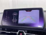 バックモニター付なので後退時に後方が見えるので安心。 車は構造上、死角がたくさんなので万が一を考えると必須ですね。 あくまで補助の為の装備、バックは目視で確認する事が重要ですよ。