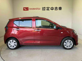 車両右側面からの写真になります。車をご覧になりたい時はお気軽に最寄りの店舗へご相談下さい。