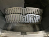 【ラゲッジルーム】実用性に優れた二段式ラゲッジル-ムでお荷物を別々に収納が可能♪♪