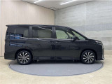 全車1年間の走行距離無制限のロングラン保証付きです。また、さらに安心をお求めの方には1年〜2年の保証延長ができる「ロングラン&alpha;保証」(有償)もお選びいただけます。