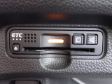 ■【ETC車載器】が装備されています。セットアップをしてお渡しとなり、ETCカードを差し込むだけで高速道路の利用が可能です。