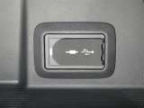 【充電用USB端子】デバイスの充電に便利です。※実際の接続端子は写真で確認or店舗までご気軽にお問合せください♪