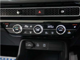 フルオートエアコン搭載で室内の温度は快適です。また体を直接温めてくれるシートヒーターが装備されていますのでエアコンを強くしなくても快適です。