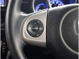 ハンドルから手を放さずに操作出来ますので、安全運転にもつながりますね
