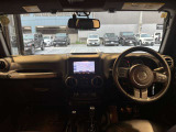 ステアリングを握ればJeepワールドが広がります。